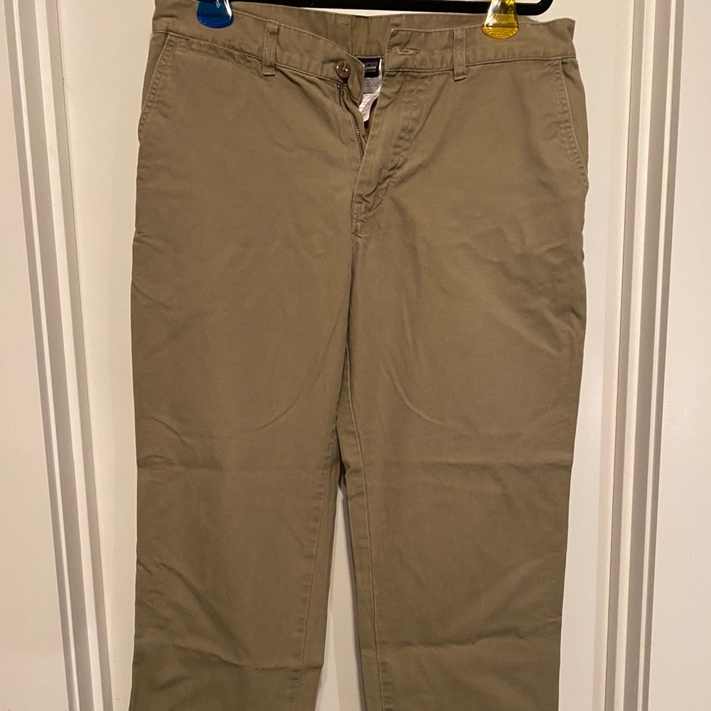 Men’s 34X30 Patagonia khaki pants.
